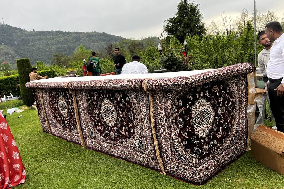 Rug bar