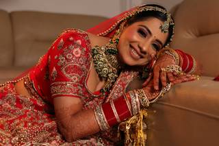 Aarti Thakur Makeovers & Academy