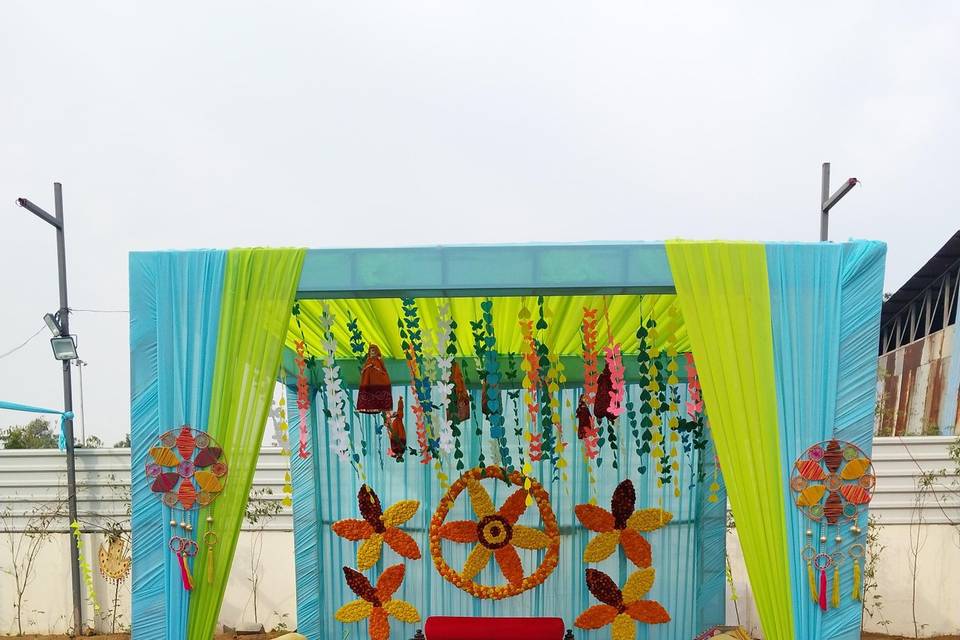 Mehendi couple corner