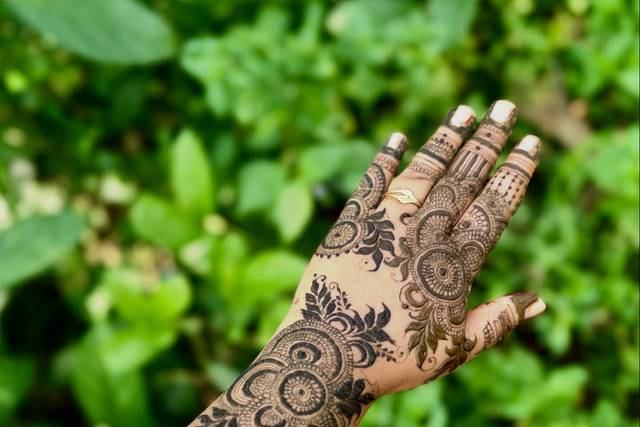 Henna by Harshi