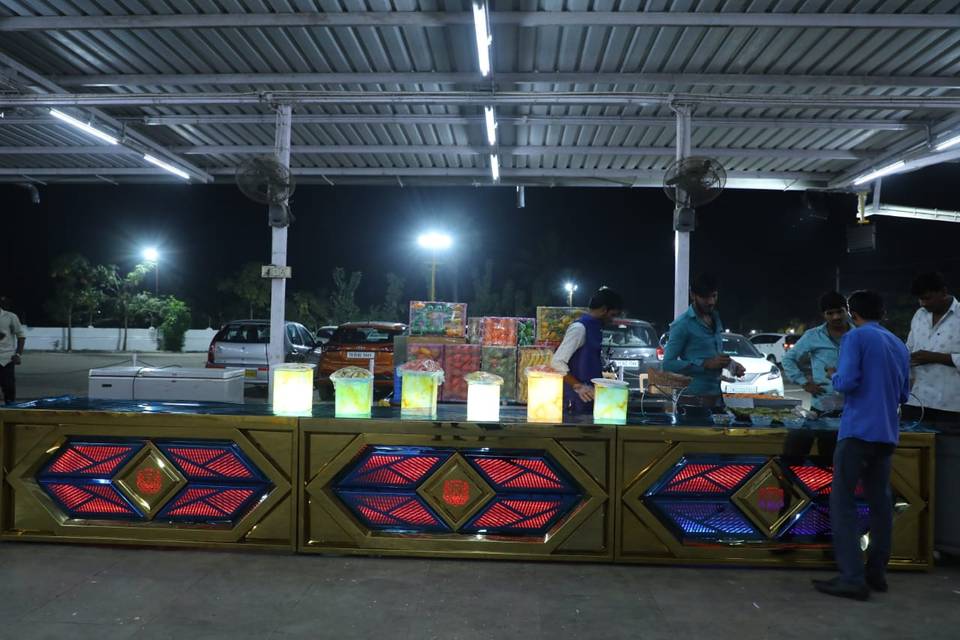 Stalls - Ice , Fruits , Beeda