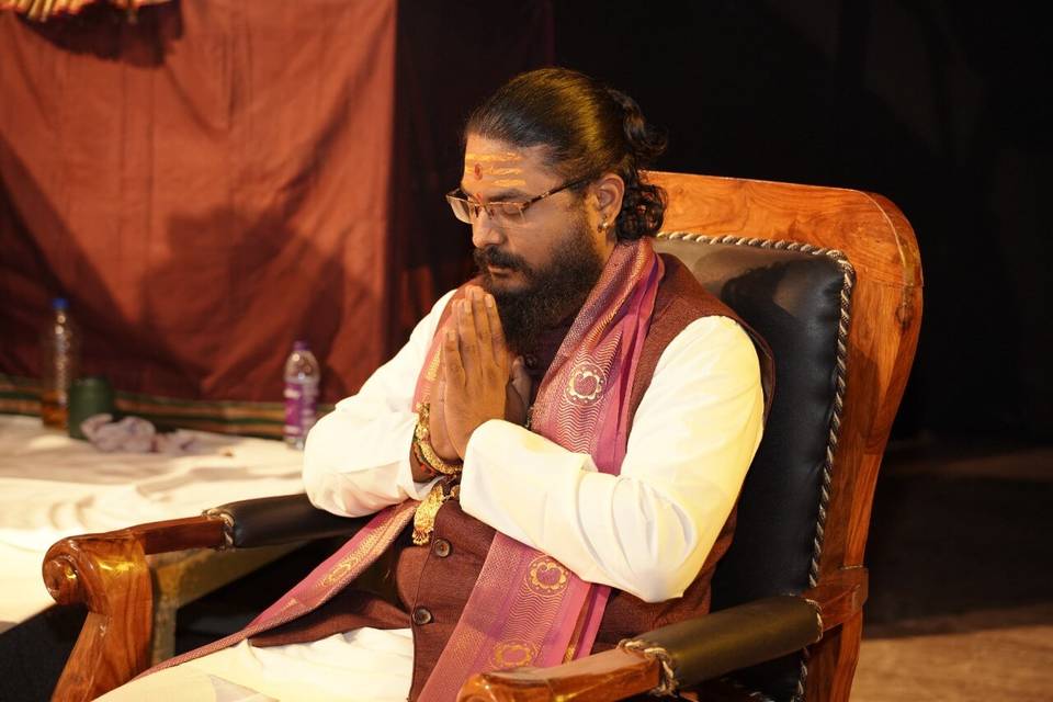 Pandit Sidhant Arun Sharma Guruji