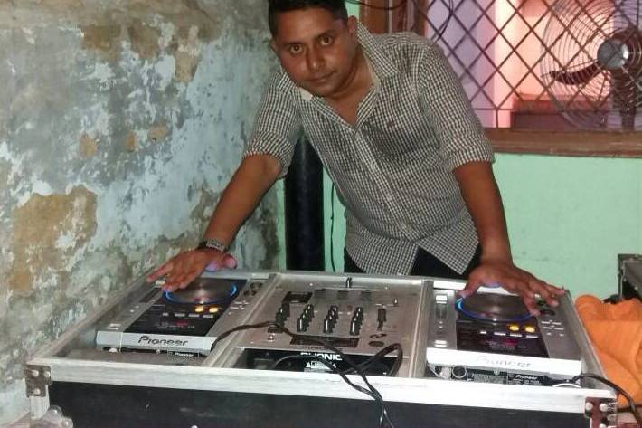 DJ Romeo