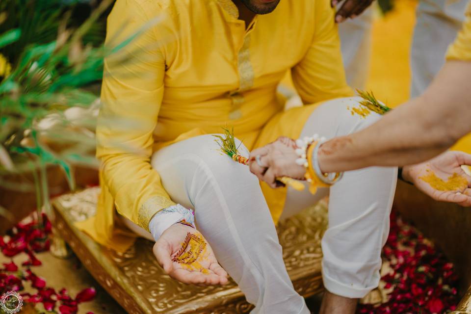 Aashish & Anjanaa Haldi