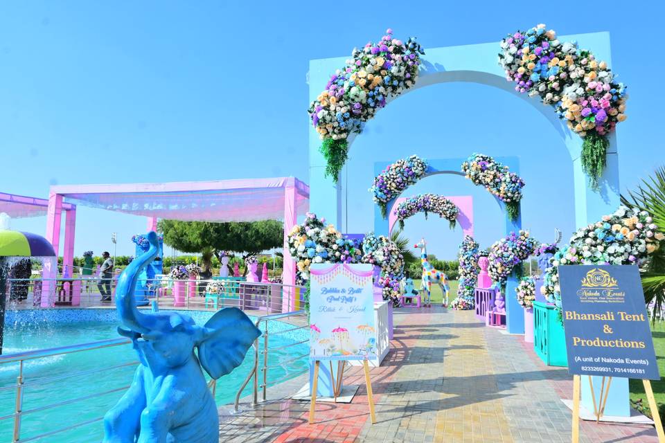 Pool Party Decor