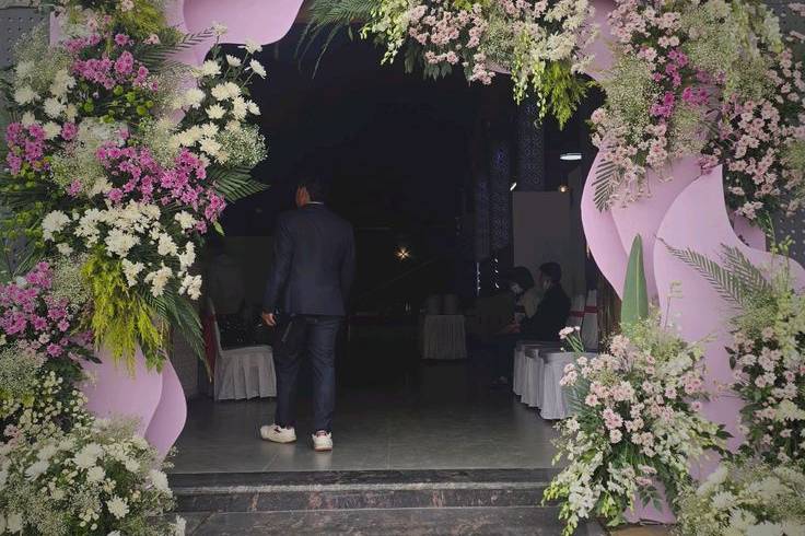 Entrance decor