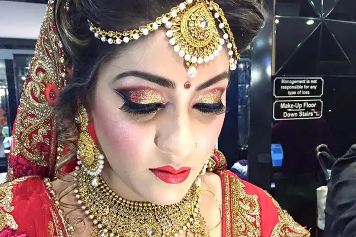 Hair Masters Luxury Salon - Makeup Salon - Peeragarhi - Paschim Vihar - Hair Masters Luxury Salon - Makeup Salon - Peeragarhi - Paschim Vihar -