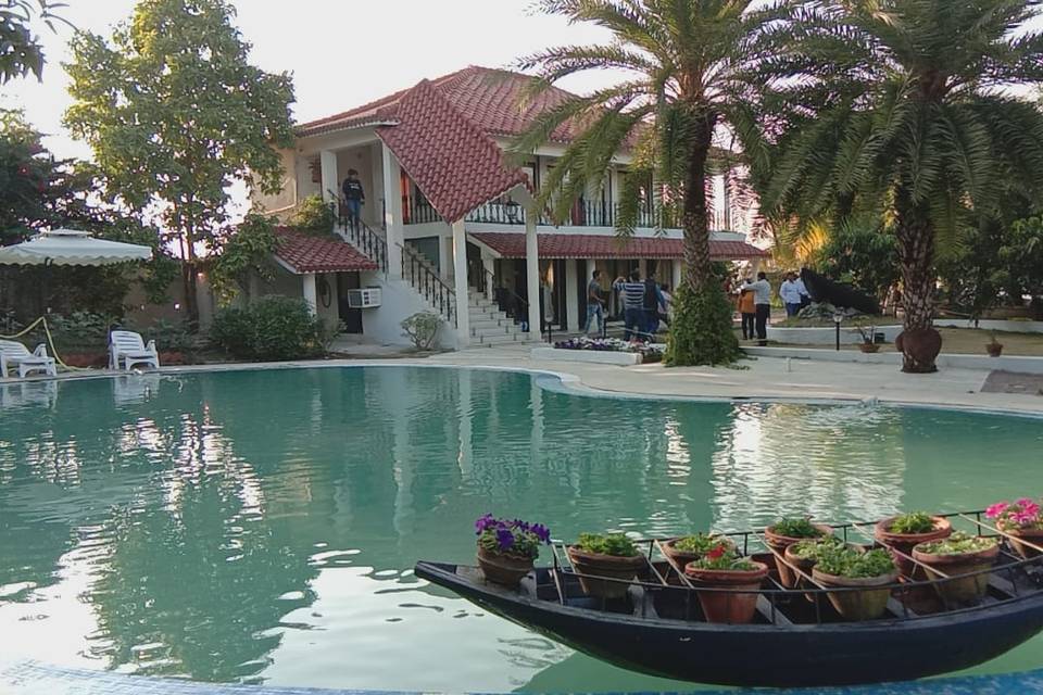 Nongore Villa, A Luxury Resort by the Ganges