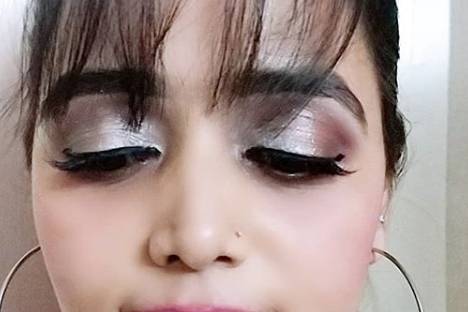 Party makeup