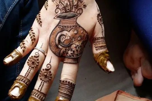 Instagram photo by Mayuri mehndi artist • Nov 13, 2020 at 9:32 AM