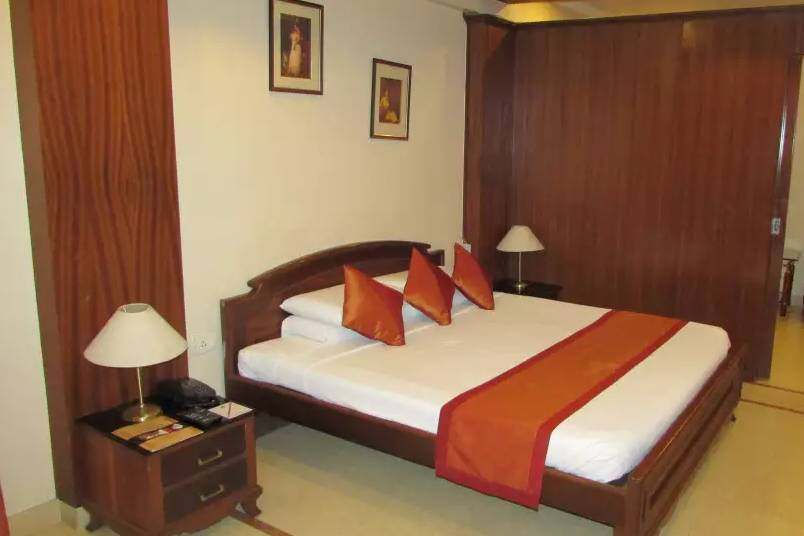 Hotel Raaj Residency