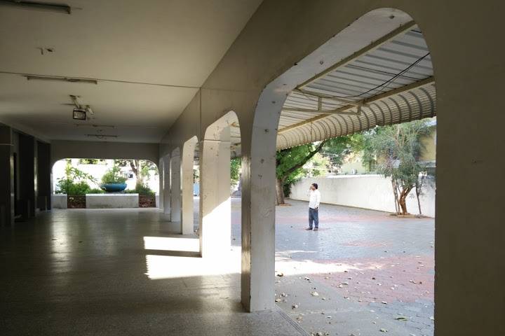 Vignesh Mahal Kalyana Mandapam