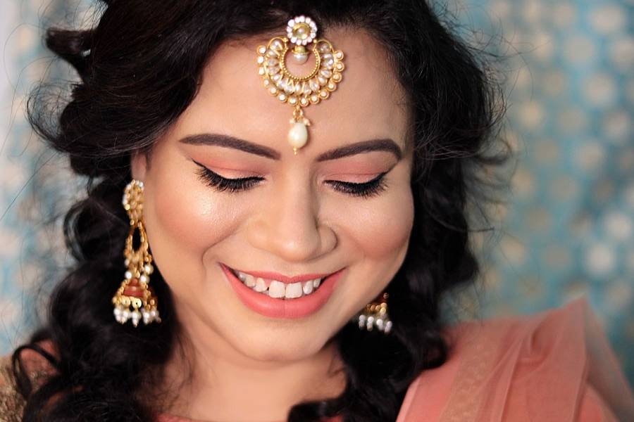 Kirti Jotwani Makeup Studio and Unisex Salon