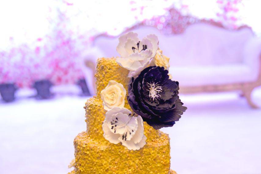 23 kgs, 6 tier floral cake