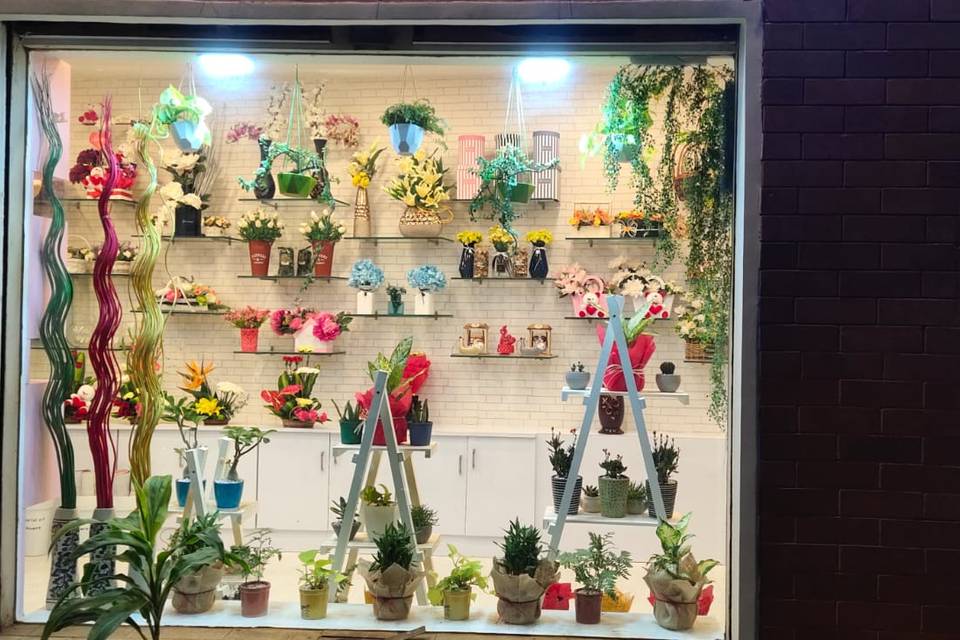 Ferns N Petals - Florist & Gift Shop, Lakshmipuram