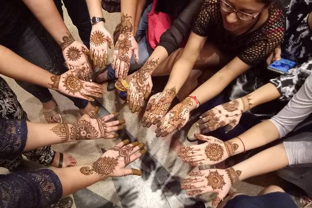 Ganesh Chaturthi 2023 Mehndi Designs for Full Hands: Ganesha Images, Ganpati  Simple Ganeshotsav Mehndi Design