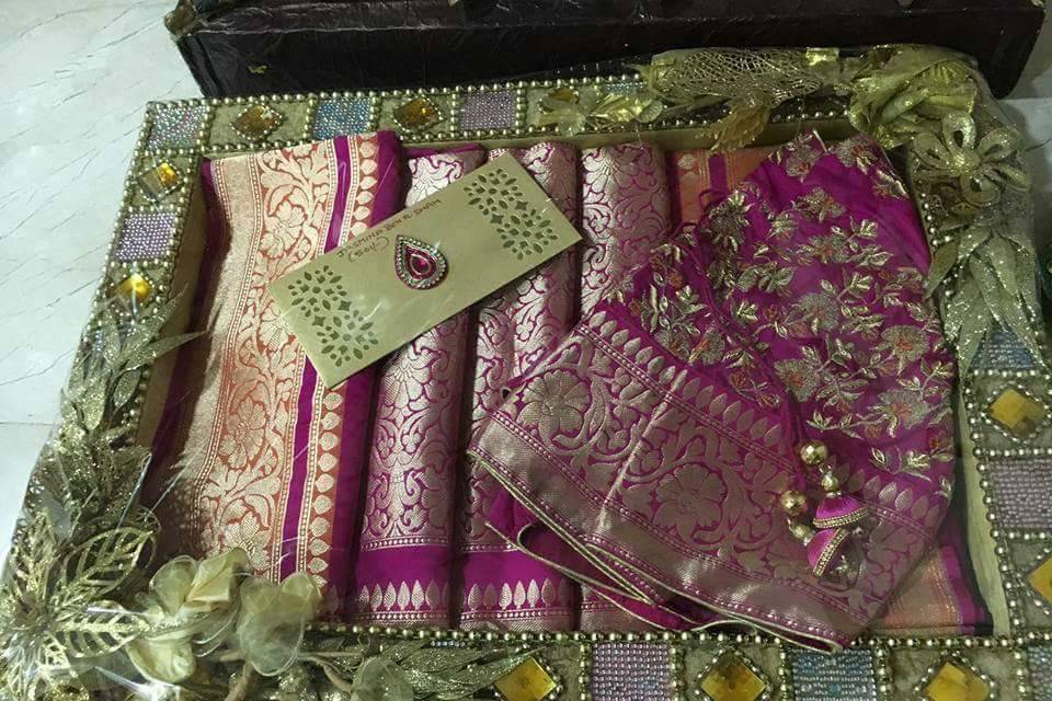 Sari packing