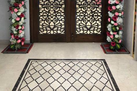 Entrance Decor