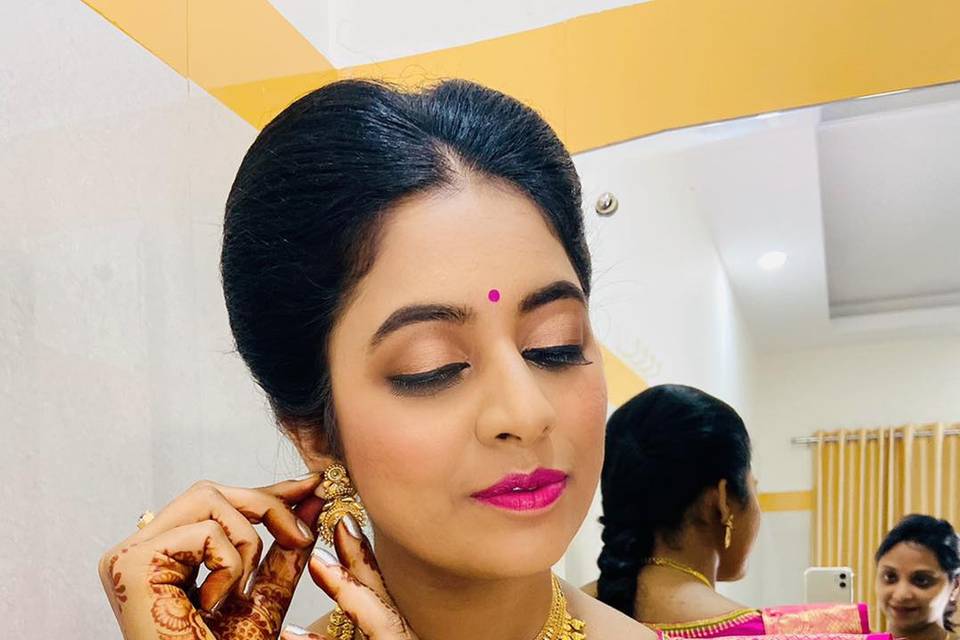 Makeup By Aparna Vaishnav