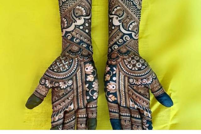 Sanjay Mehendi Art Mehndi Artists in Delhi NCR | Fabweddings.in