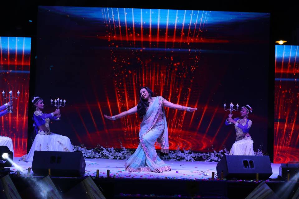 Ayushi Khanna Choreography