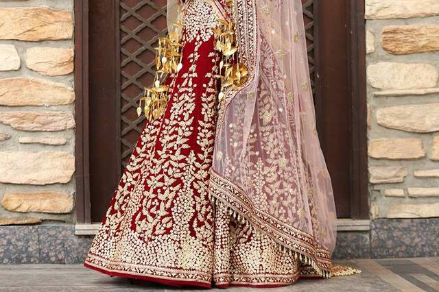 Which is the best place to buy bridal lehenga in India which looks designer  and classy but are on budget? - Quora