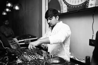 VDJ Veer