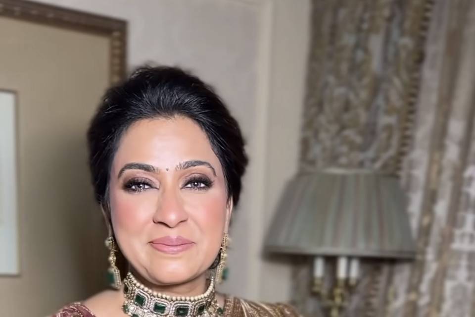 Mature make up