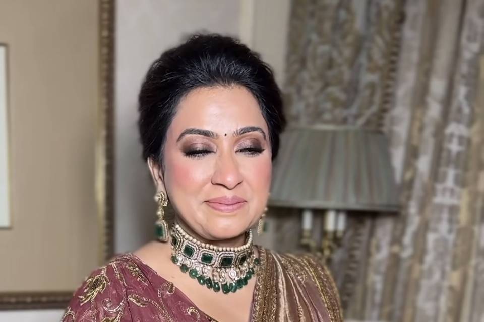 Mature make up