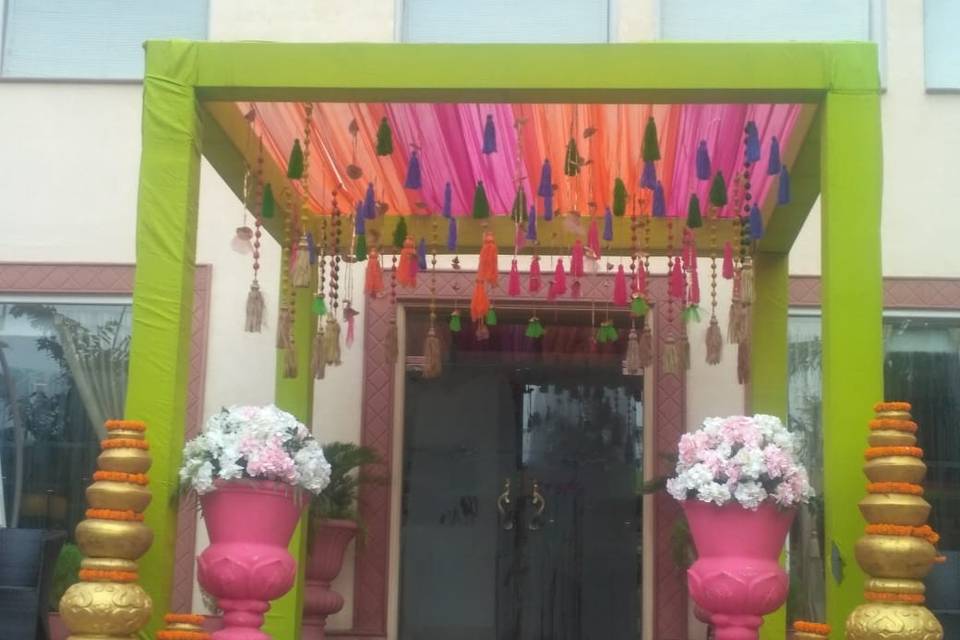 Entrance decor