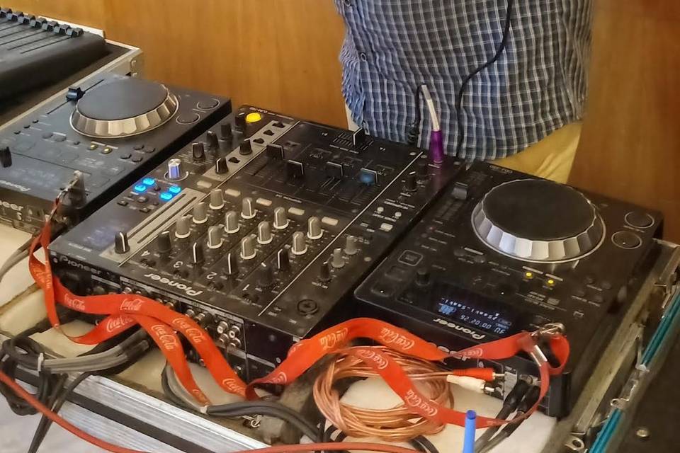 DJ Meet