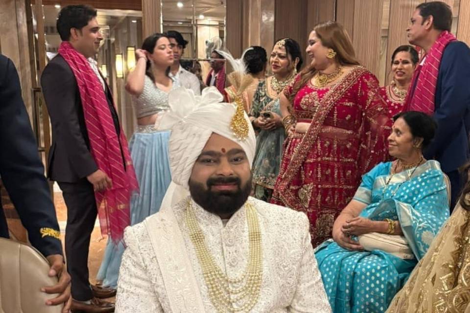 Groom safa