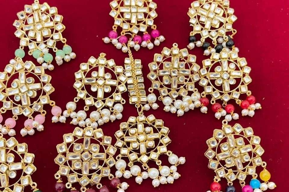 Kundan mangtika and earrings