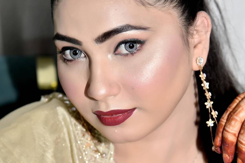 Party makeup