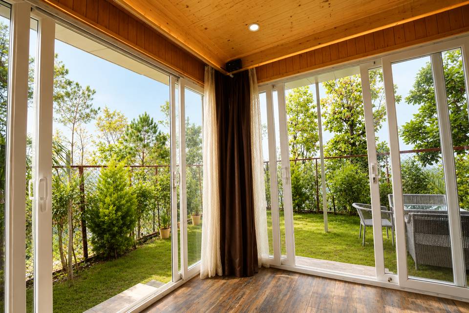 Room with private Garden