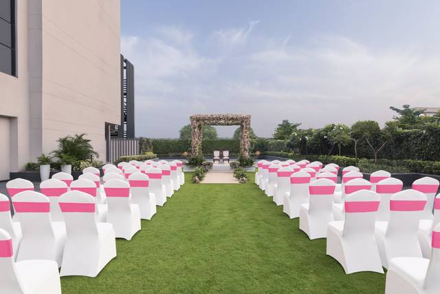 Crystal Wedding Lawn
