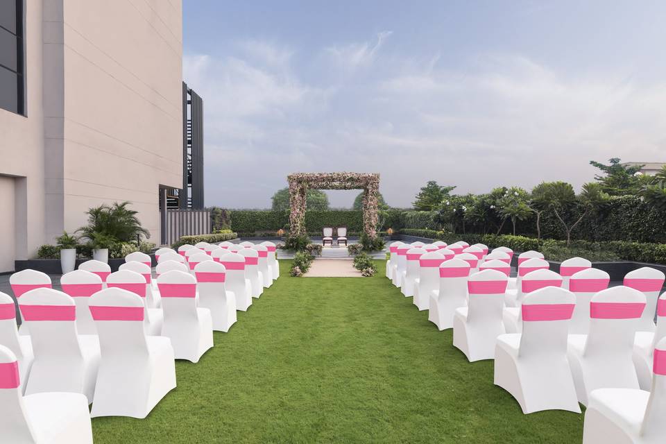 Crystal Wedding Lawn