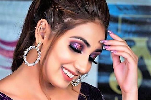 Party makeup