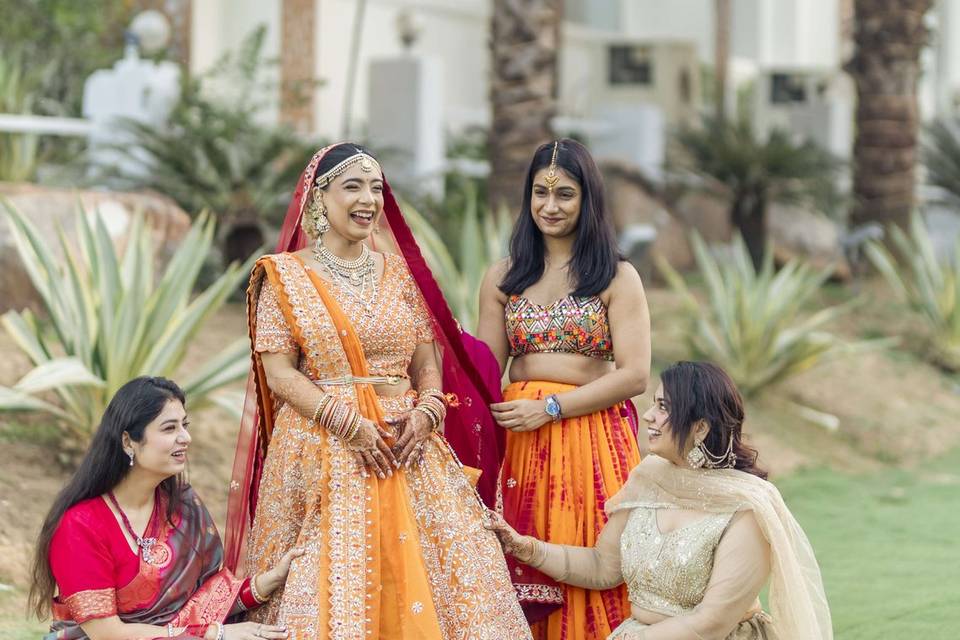 Bride & Bridesmaid