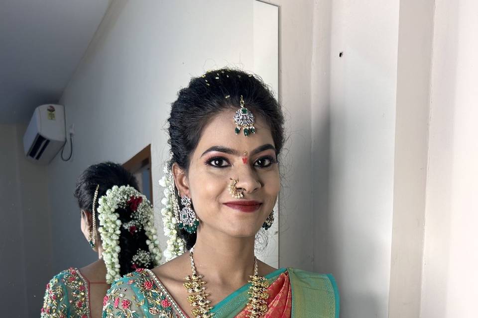 Vasantha Makeup Artist