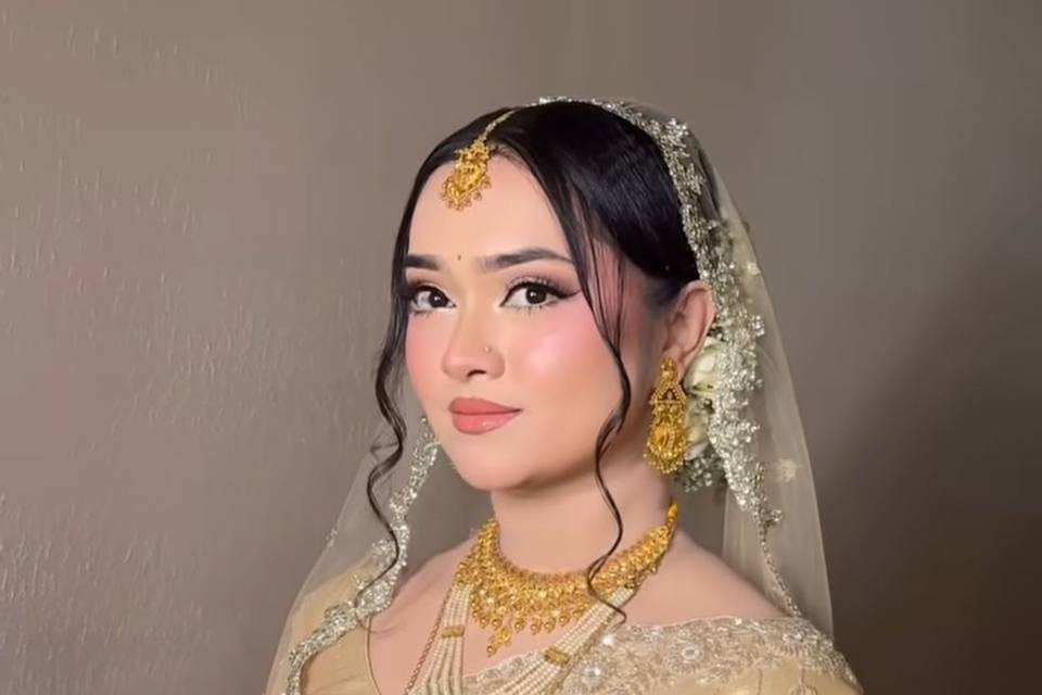 Party makeup