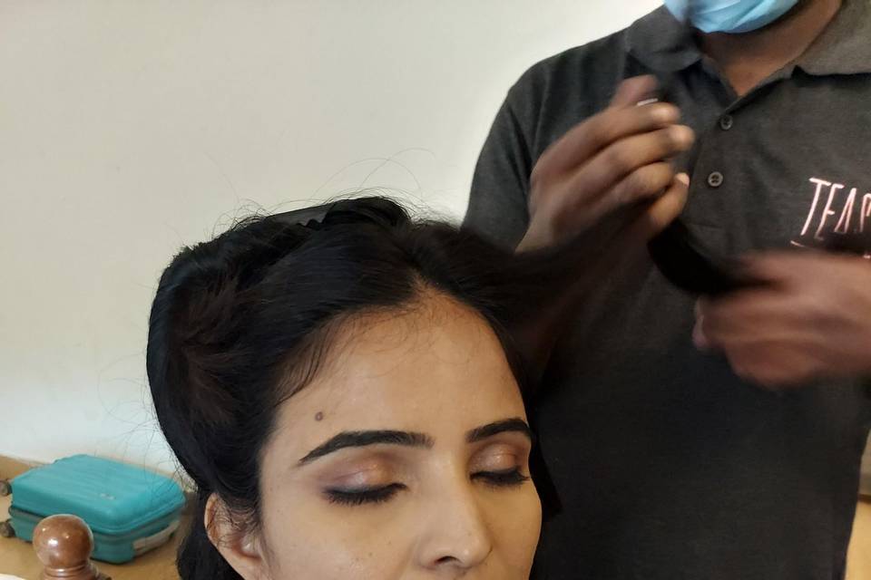 Sangeeth makeup