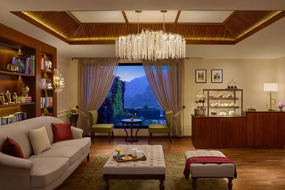 lobby-lounge
