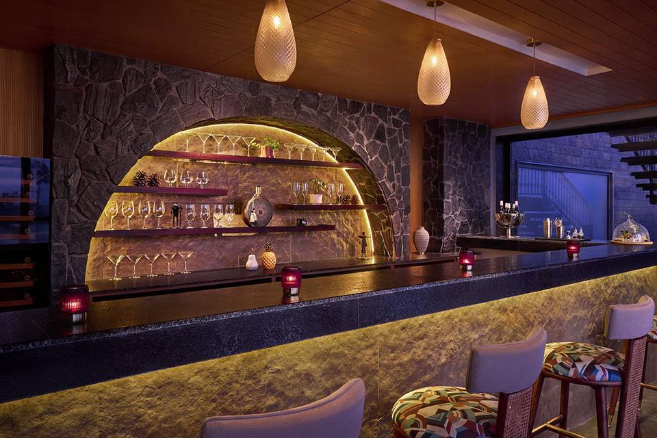 pegs-and-tales-bar