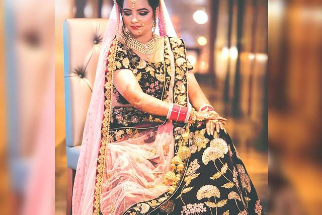 Top Stores In Chandni Chowk To Buy Bridal Lehengas | HerZindagi