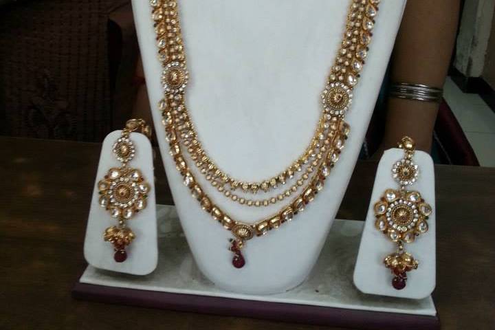 MB Solution for hiring fine jewelery for shooting