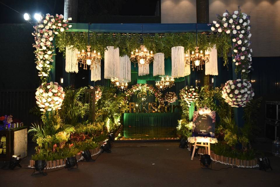 Main gate decor