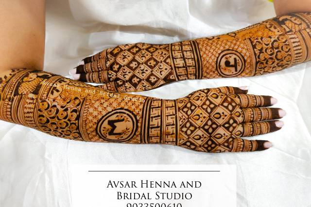 Back hand mehndi design