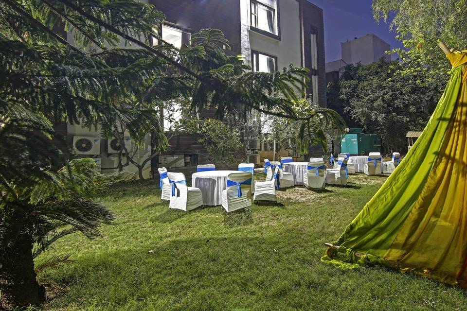 Hotel Blue Moon Residency Near Huda Metro Station