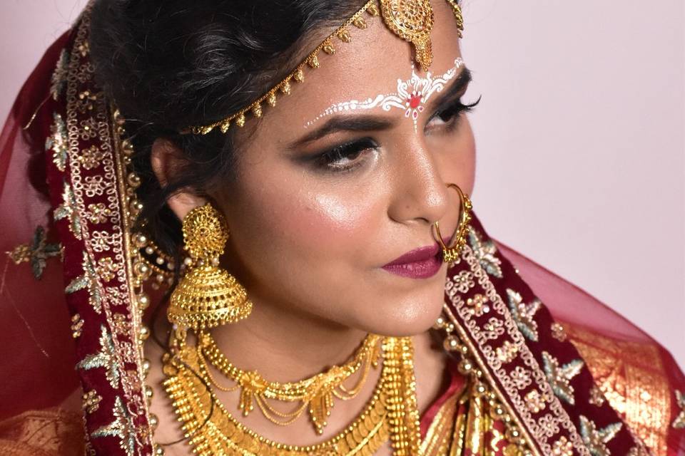 Ensembled Bengali Bride